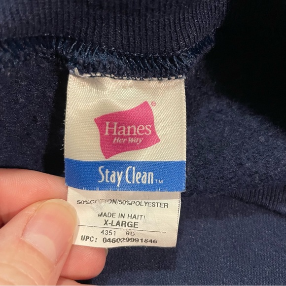 Christmas Holidays Navy Blue Embroidered Snowman and Snowflake Sweatshirt XL - Picture 4 of 4